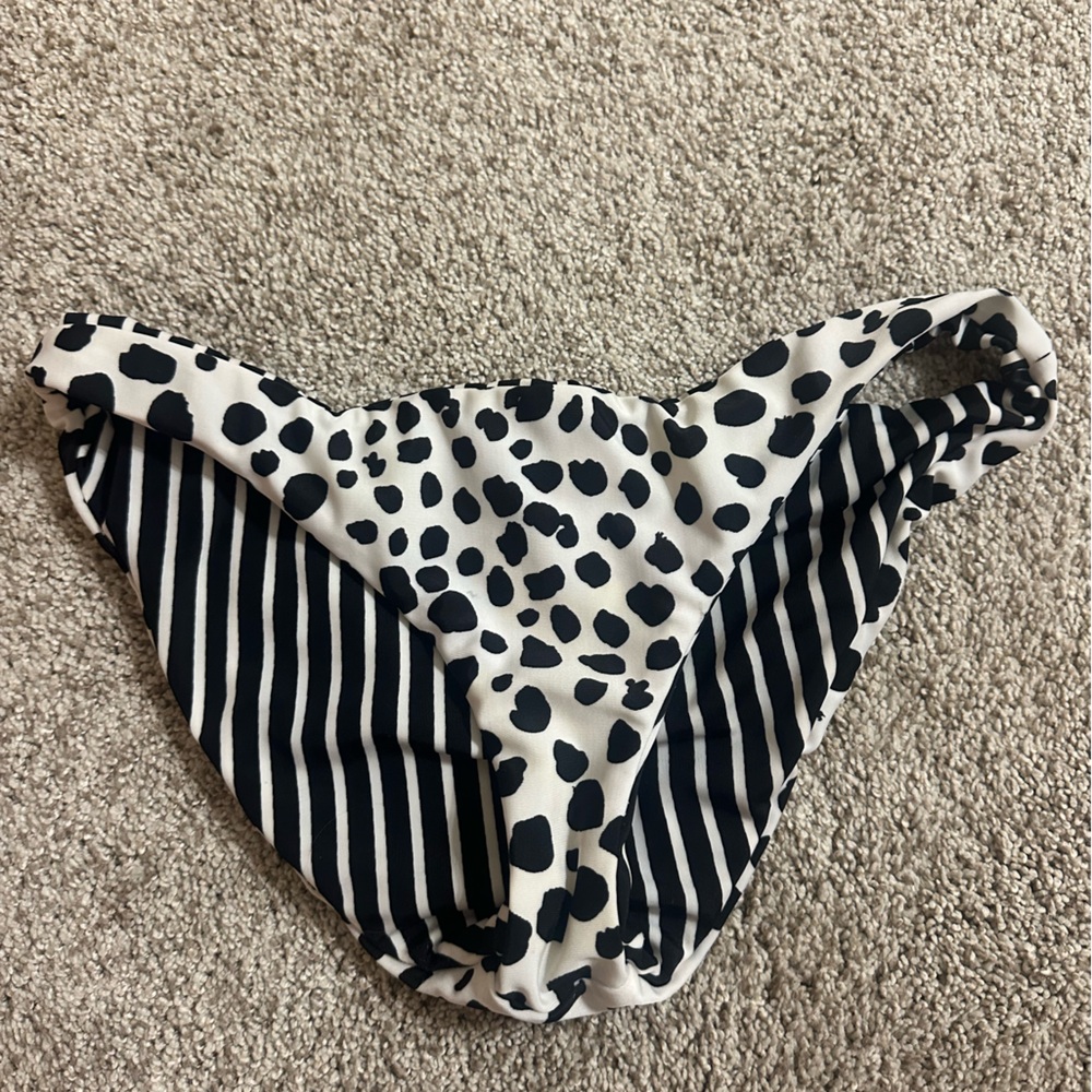 Raisins Reversible Black and White Striped and Spotted Bikini Bottom Size Small